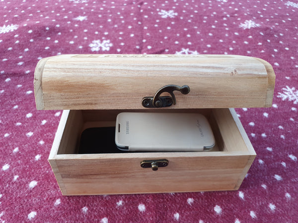 Family Mealtime Mobile Phone Box